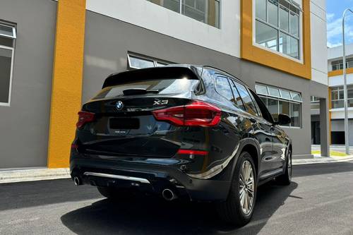 2018 BMW X3 xDrive 30i Luxury  lama