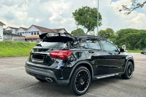 Terpakai 2019 Mercedes Benz GLA-Class 200 Progressive Line untuk Dijual