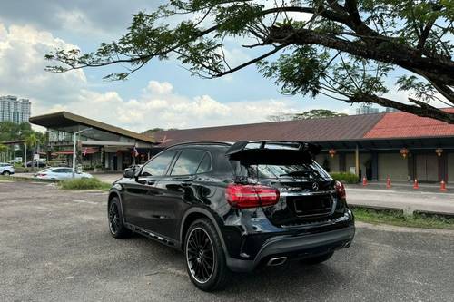 2019 Mercedes Benz GLA-Class 200 Progressive Line Terpakai