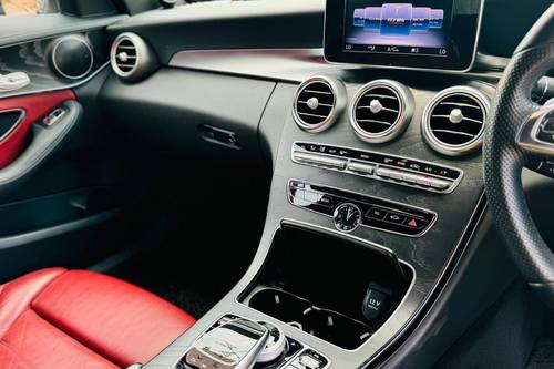 2018 Mercedes Benz C-Class Saloon C 200 AMG Line Terpakai