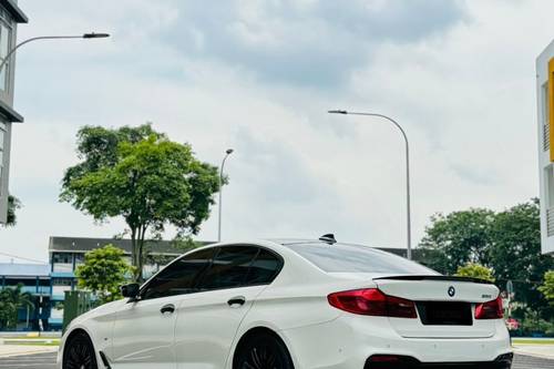 2017 BMW 5 Series Sedan 530i M Sport Terpakai