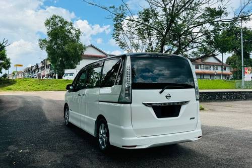 2013 Nissan Serena 2.0L Highway Star Terpakai