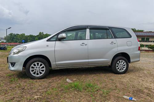 Second hand 2015 Toyota Innova 2.0E AT 