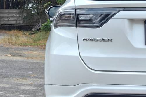 2016 Toyota Harrier 2.0 Luxury Terpakai