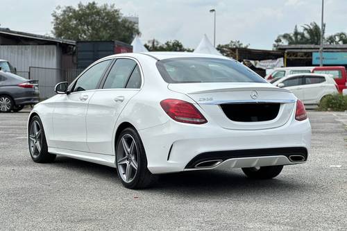 Old 2018 Mercedes Benz C-Class Saloon C 200 AT