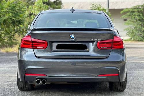 Second hand 2017 BMW 3 Series Sedan 330e 