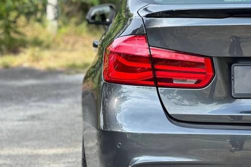 2017 BMW 3 Series Sedan 330e Terpakai