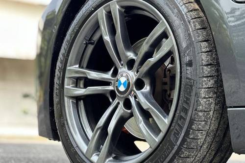 Second hand 2017 BMW 3 Series Sedan 330e 