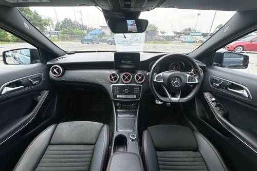 2017 Mercedes Benz A-Class A180 1.6(A) Terpakai