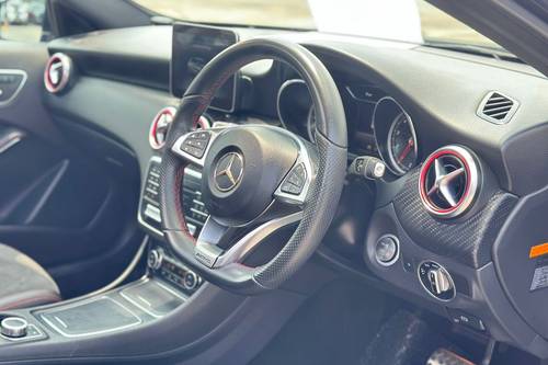 2017 Mercedes Benz A-Class A180 1.6(A) Terpakai