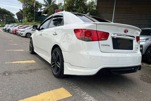 Terpakai 2013 Kia Forte 1.6L untuk Dijual