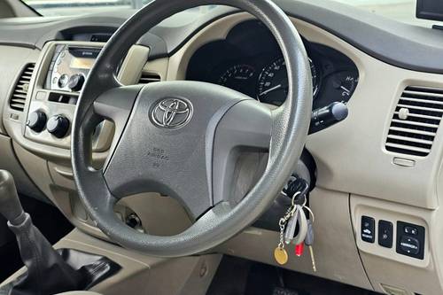 Terpakai 2013 Toyota Innova 2.0 E MT untuk Dijual