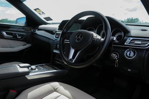 2014 Mercedes Benz E-Class Saloon E 200 Avantgarde Terpakai