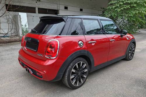 2016 MINI 5 Door Cooper S 5 Door Terpakai