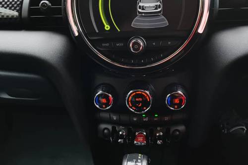 2016 MINI 5 Door Cooper S 5 Door Terpakai