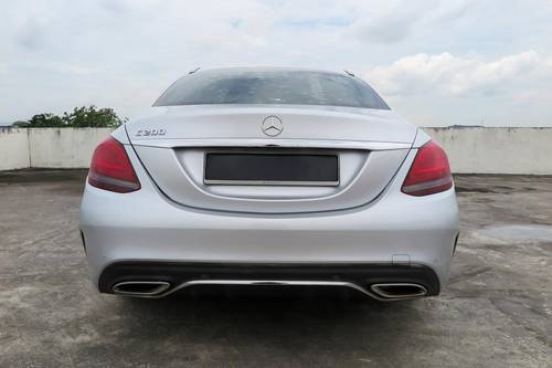 Terpakai 2020 Mercedes Benz C-Class Saloon C200 AMG Line untuk Dijual