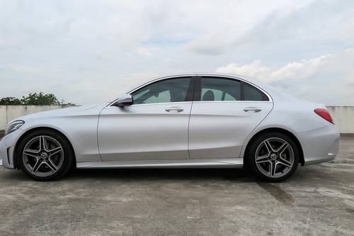 2020 Mercedes Benz C-Class Saloon C200 AMG Line Terpakai